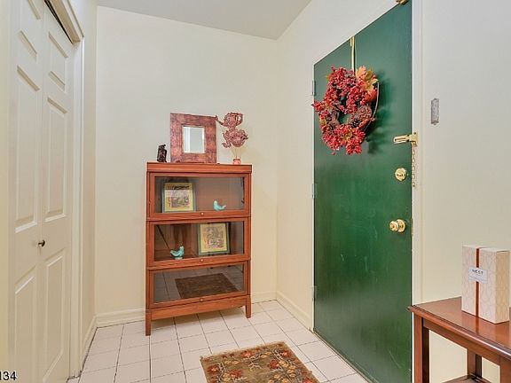2nd image of 15 Glenridge Ave APT 22