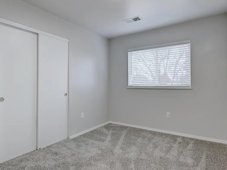 Rock Pointe Apartments — Photo 24