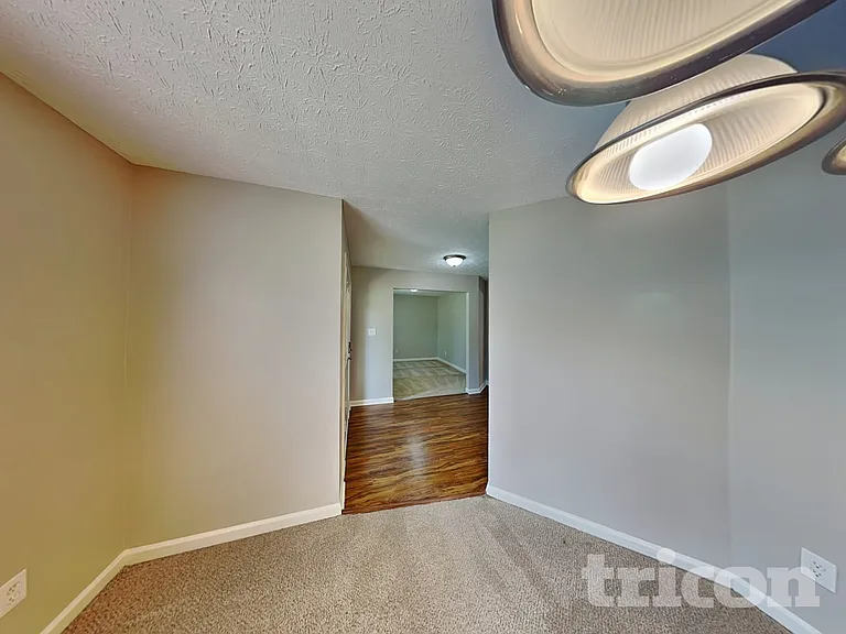 101 Midland Dr — Photo 4