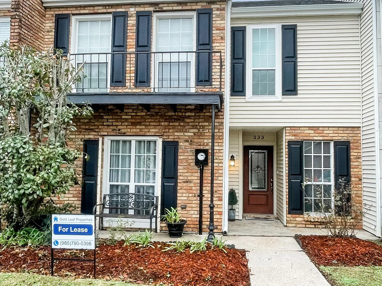 2 bed, 2.5 bath, 1400 sqft, $1,550 — Photo 1