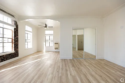 Kingsley Apartments | Historic Apartments in Koreatown Photo 1