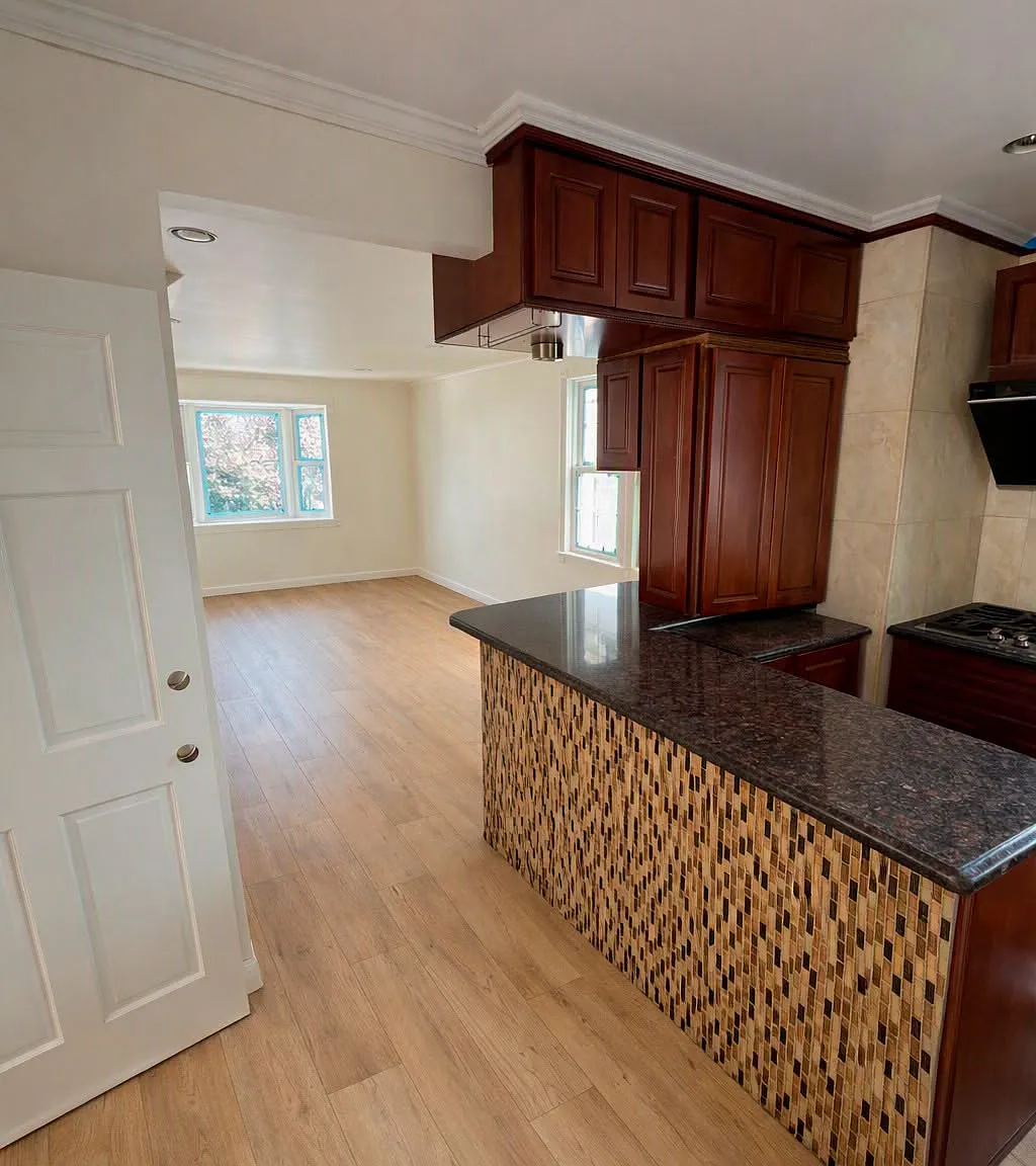 4 bed, $4,000 — Photo 2