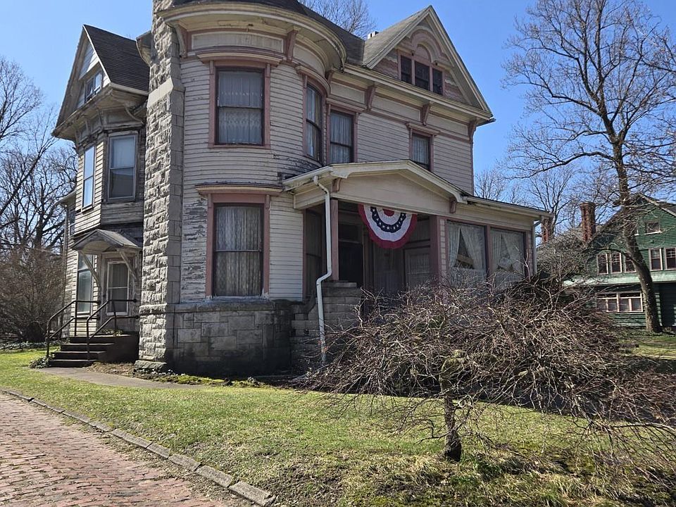1st image of 714 W Washington St