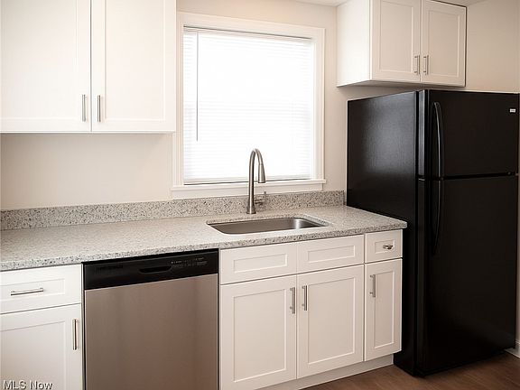 3rd image of 2346 W Oberlin Ave