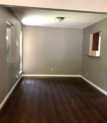 4th image of 2622 Bear Springs Dr