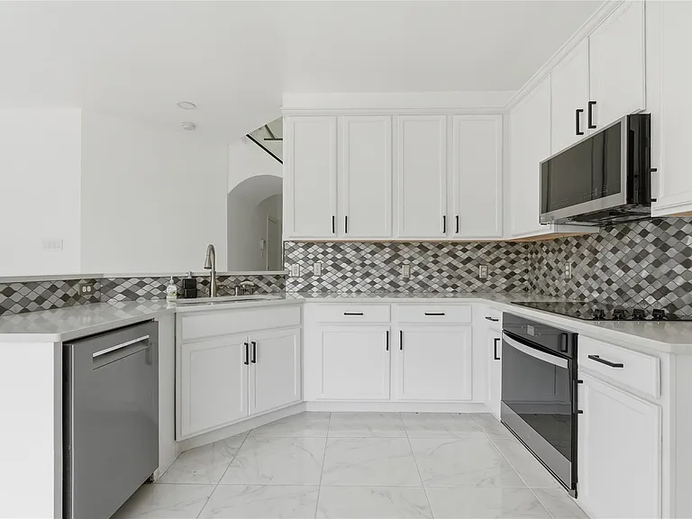 5001 Spicewood Dr — Photo 15