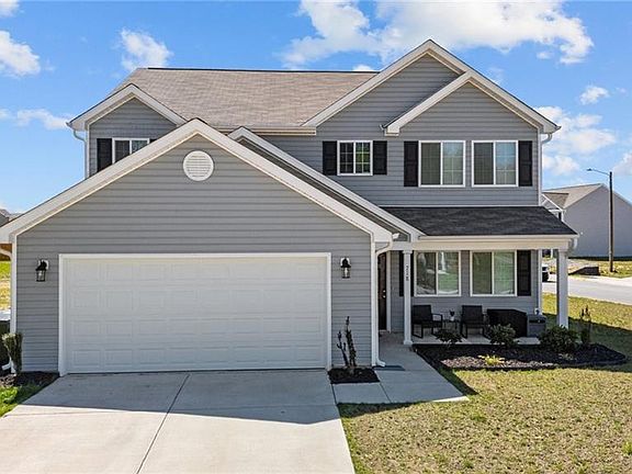 2nd image of 718 Torbay Dr