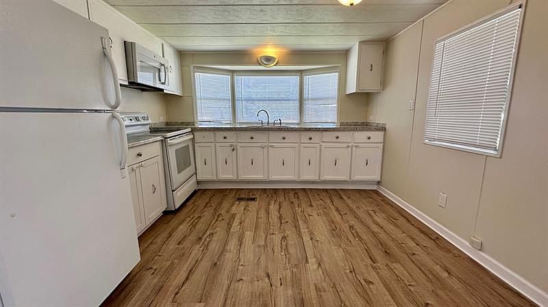 1st image of 2870 W Marina Dr