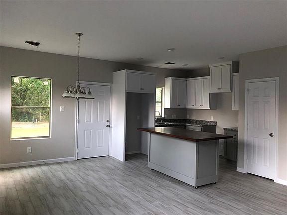 3rd image of 2107 Pomona Dr