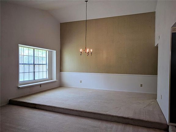 4th image of 1424 Colmar Dr