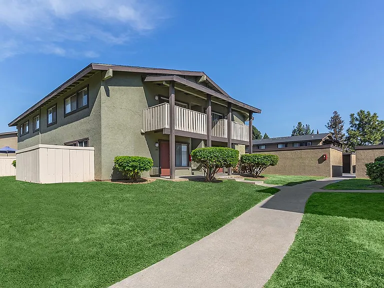 APARTMENTS FOR RENT IN MISSION VIEJO, CA