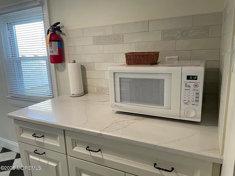 7 Webb Ave #2-W — Photo 10