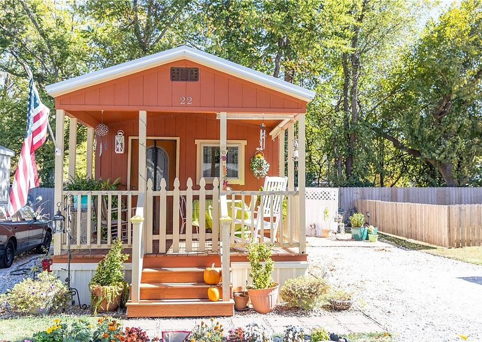 1st image of 1014 W Olive St Lot 22