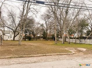 E Wallace St, Gonzales, TX 78629
