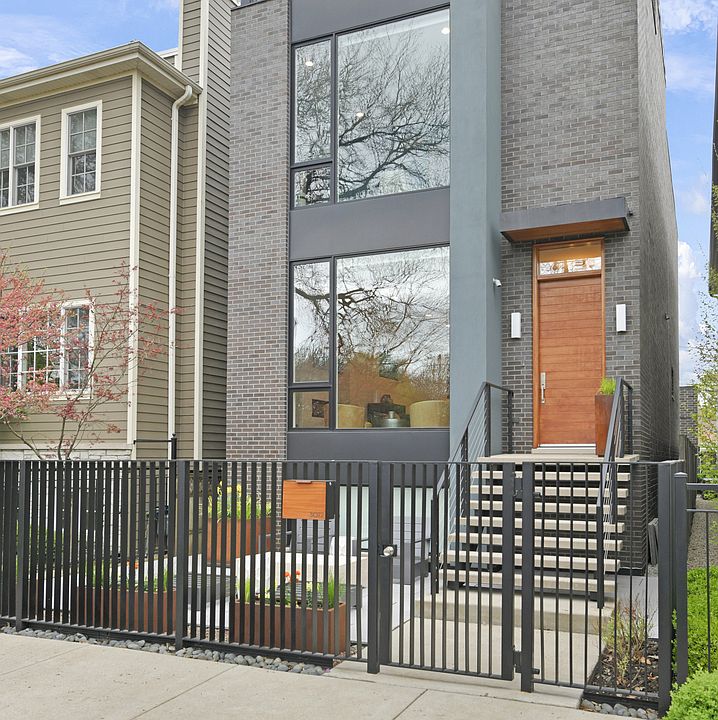 1st image of 3012 N Hoyne Ave