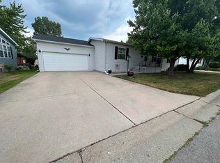5448 Cypress Ln, Machesney Park, IL 61115