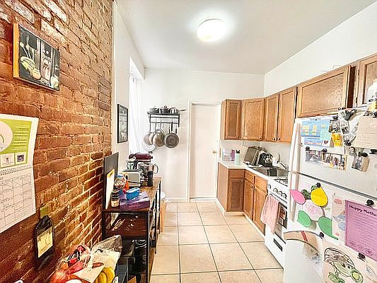 2nd image of 302 E 91st St APT 2R