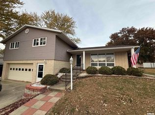 915 Lawndale Ave, Lacon, IL 61540