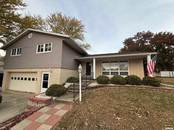 915 Lawndale Ave, Lacon, IL 61540