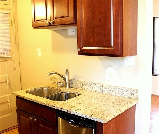 4th image of 2100 W Ainslie St #21081W