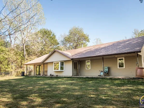 7490 Comanche Rd, Meriden, KS 66512