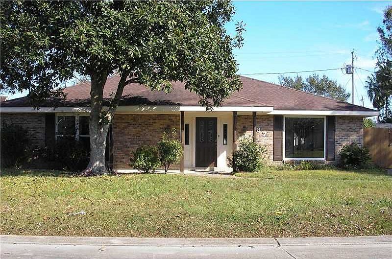 1st image of 37 Edgewood Dr