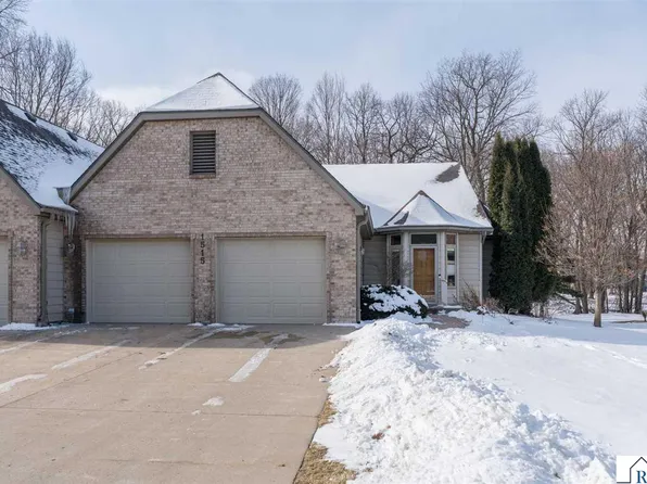 1515 Pleasant View Dr, North Mankato, MN 56003