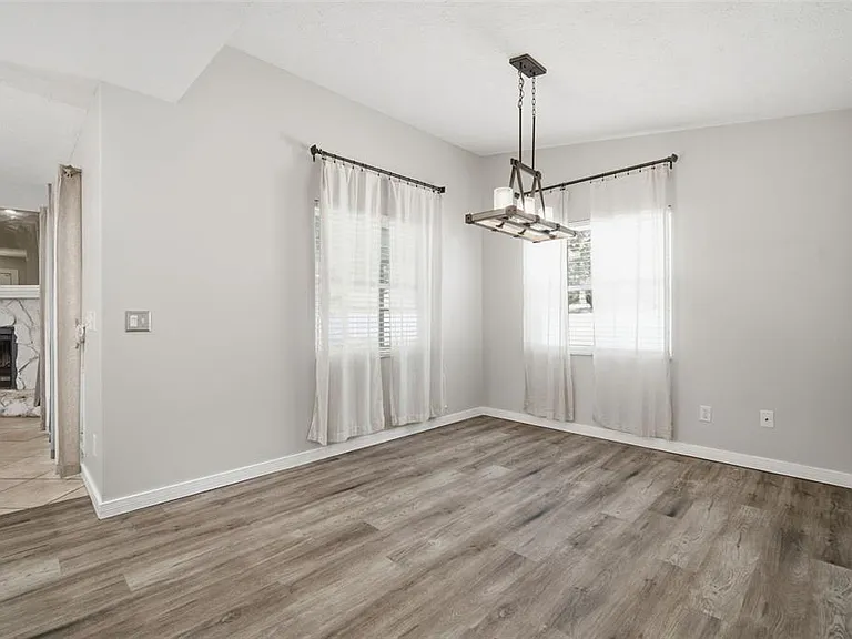 7403 Providence Rd — Photo 36