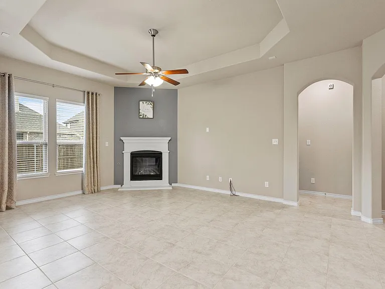 2104 Lake Cliff Dr — Photo 6