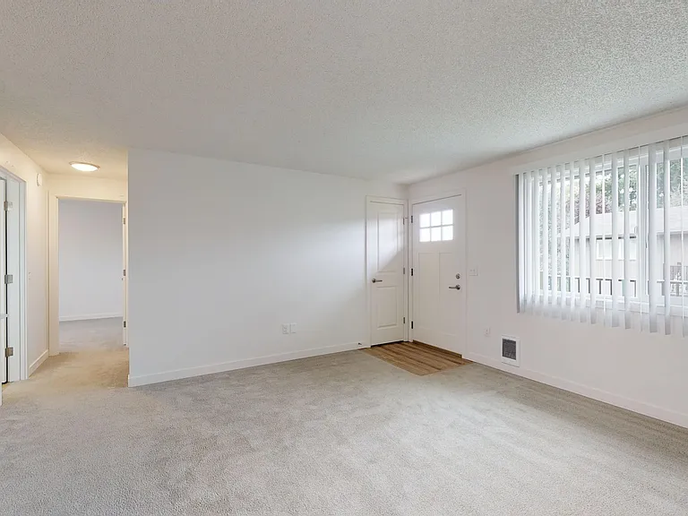 610 Elizabeth St — Photo 7