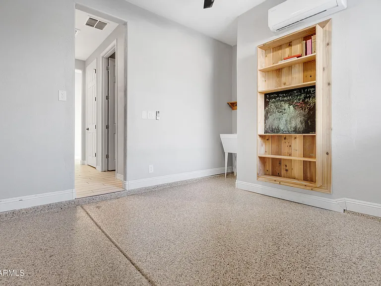 24194 W Whyman Ave — Photo 26