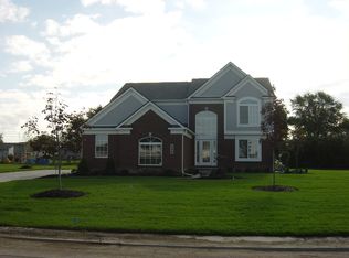 105 Aberdeen Ln, Monroe, MI 48161