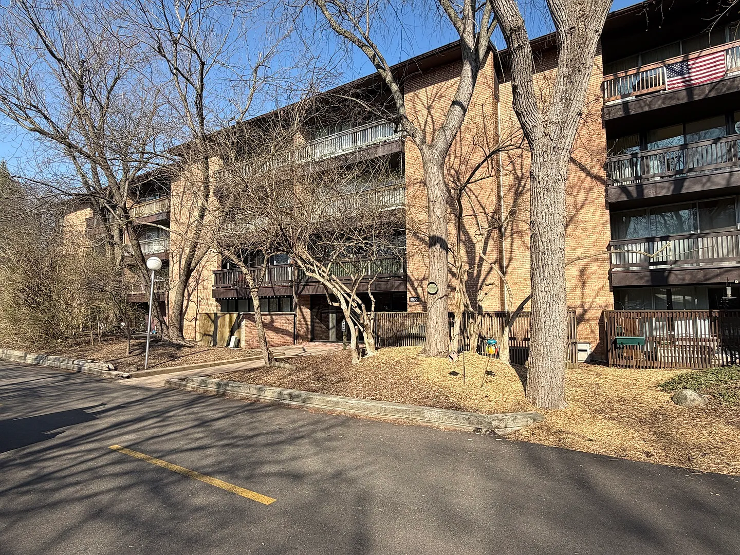 5500 Hillcrest Ln APT 3A photo 1
