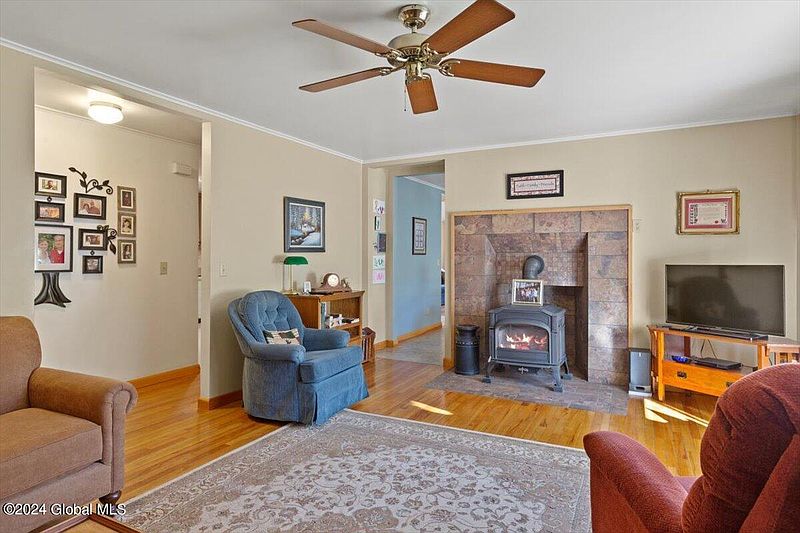 2nd image of 129 Barnegat Road
