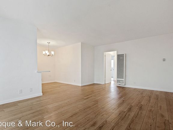 3rd image of 824 10th St APT 2