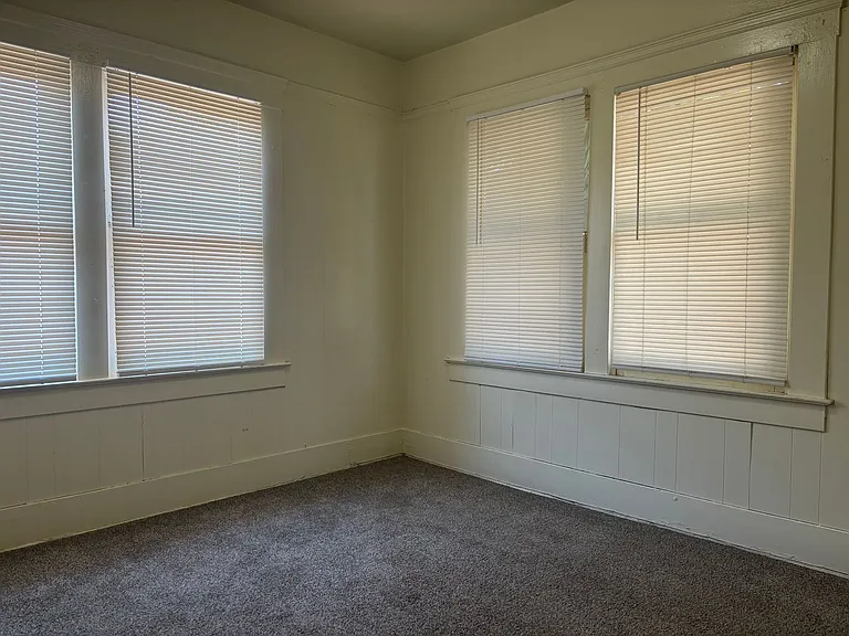 2087 N Marks Ave — Photo 7