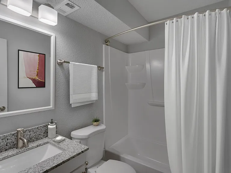 SoHo Apartment Homes — Photo 39