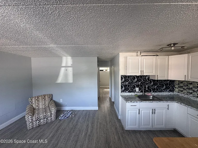 240 Stone St #5 — Photo 2