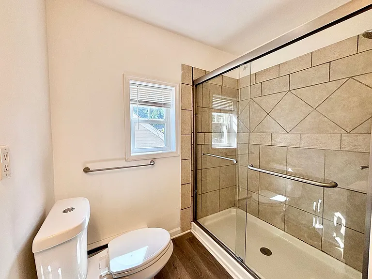 2841 Earlscourt Ave — Photo 13