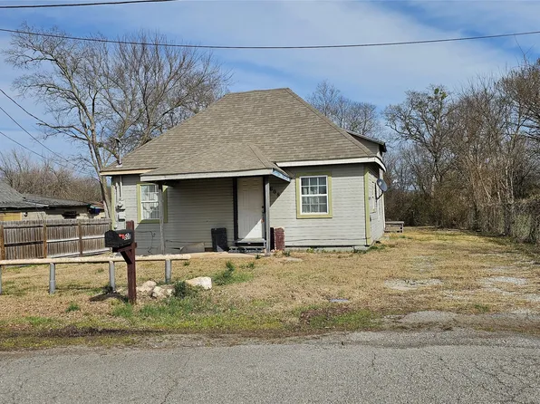 608 Oldham St, Bonham, TX 75418