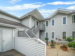704 Fenway Rd, Saint James, NY 11780