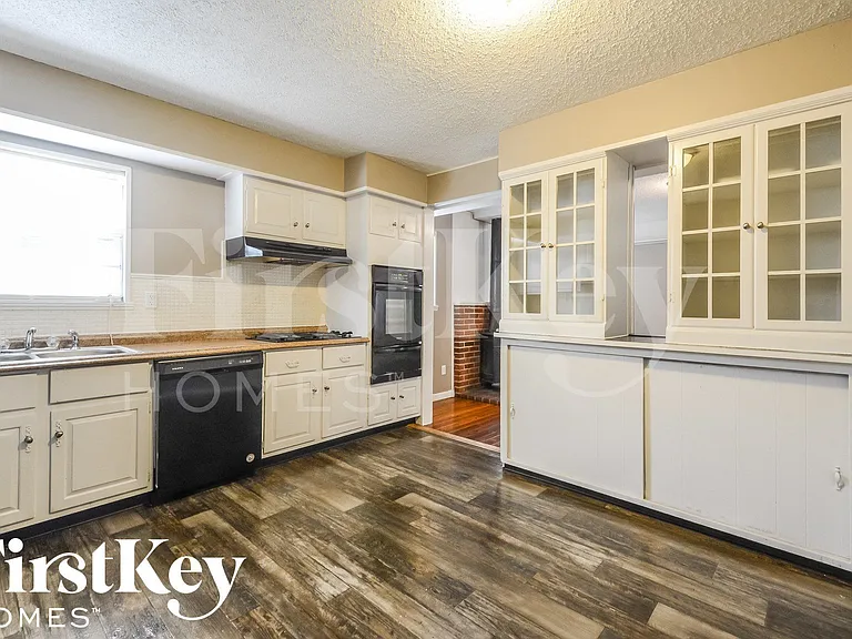 6176 Silver Fox Dr — Photo 4