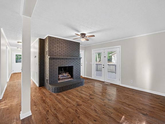 4th image of 1342 Holladay Rd