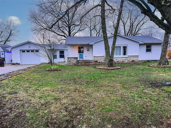 656 Wilson Ave, Neoga, IL 62447