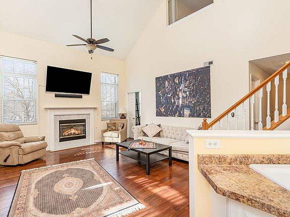 3rd image of 7576 Mansion Circle