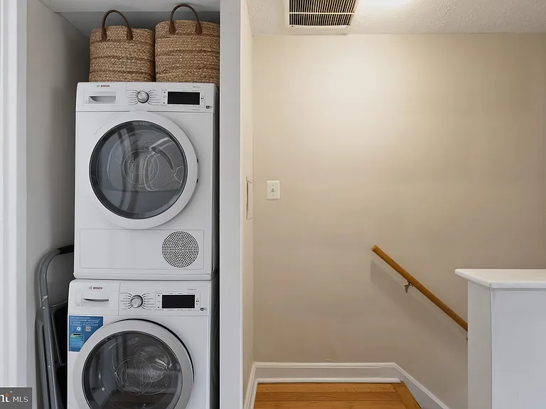 150 S Virginia Ave #34 — Photo 31