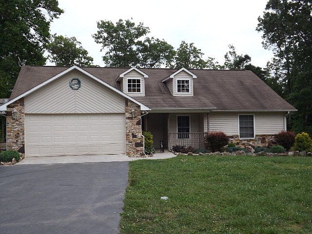 2nd image of 334 Jim Garrett Rd