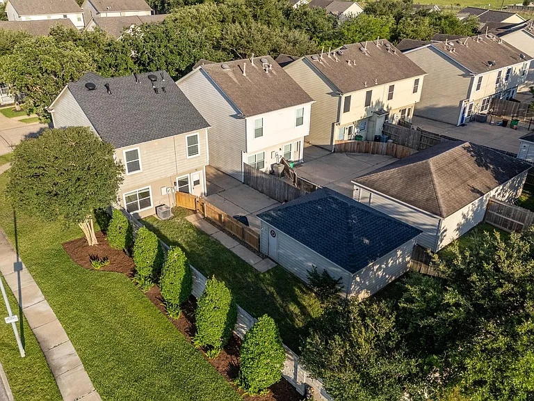 9631 Coyote Creek Dr — Photo 23