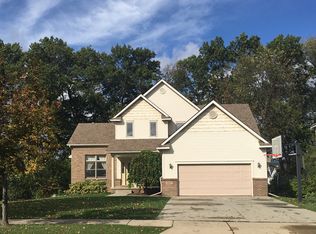 1039 Long Leaf Ct, Brighton, MI