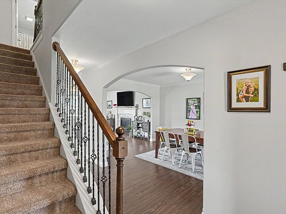 5th image of 1402 Railside Dr